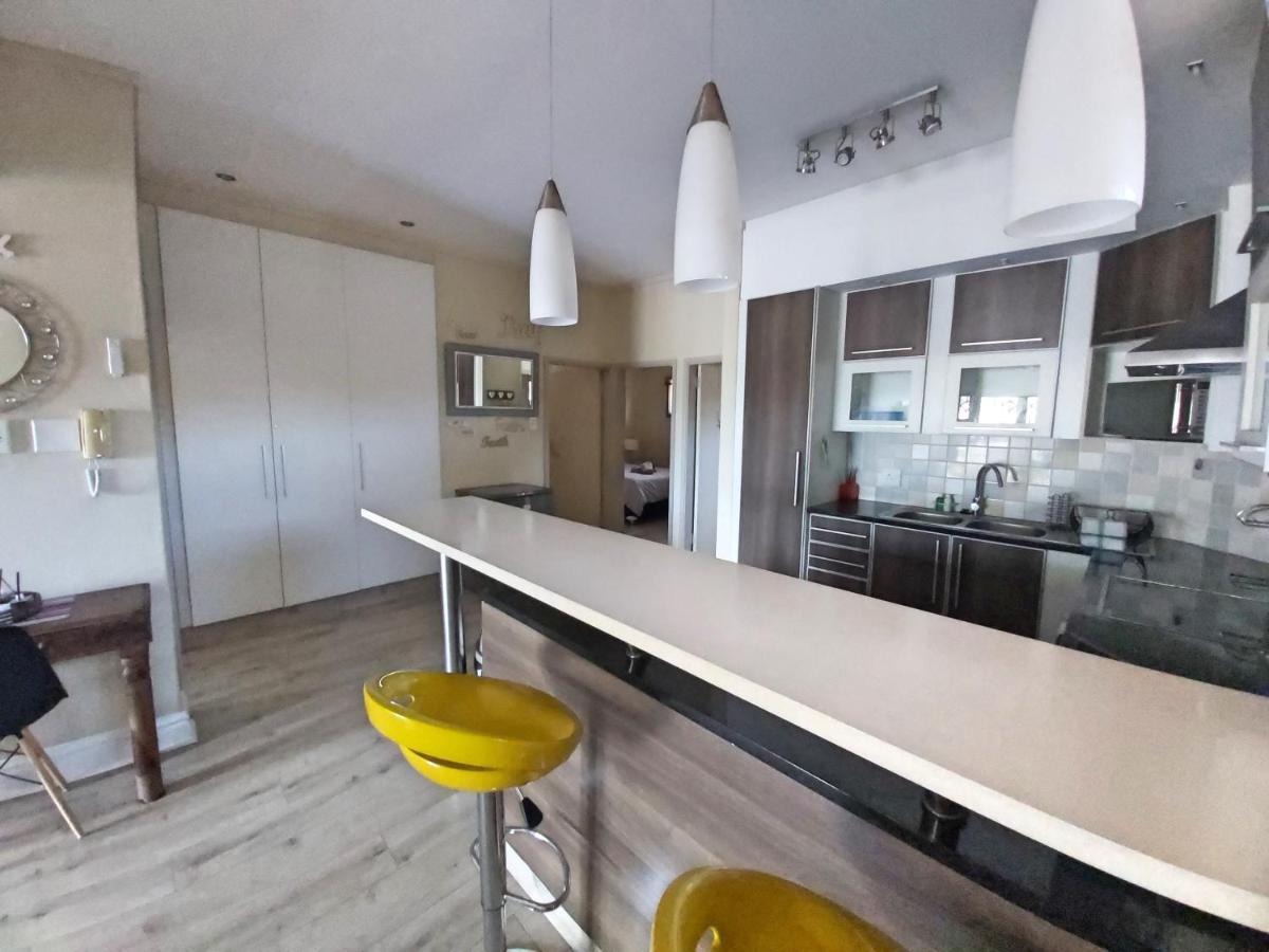 Whale Rock, Modern Beachfront Apartment Margate Kültér fotó